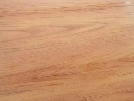 Anpassungsfähige Toleranz ± 1% Holzkorn Vorbemalte Aluminiumspirale für Vorhangwände